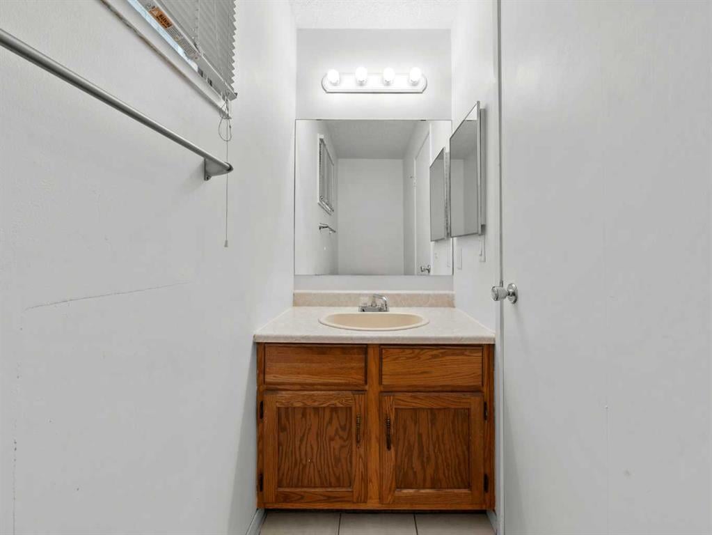 1220 Millcrest - Thumbnail 3