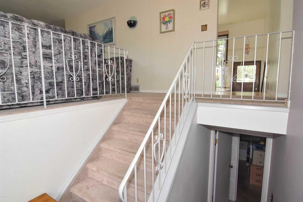 1356 Southdale - Thumbnail 4