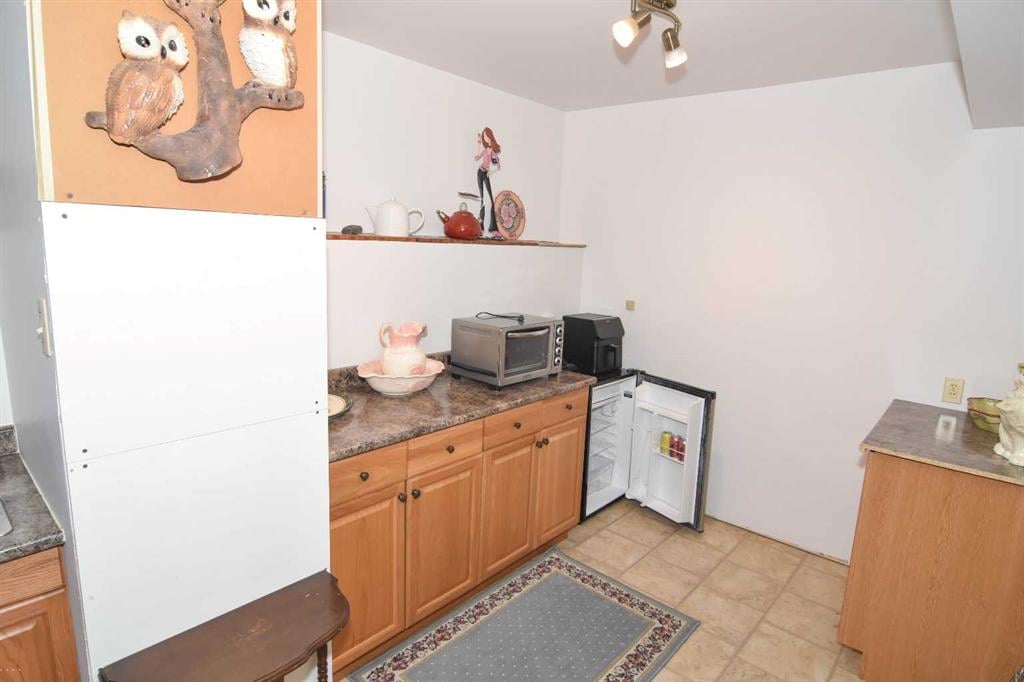 1356 Southdale - Thumbnail 7