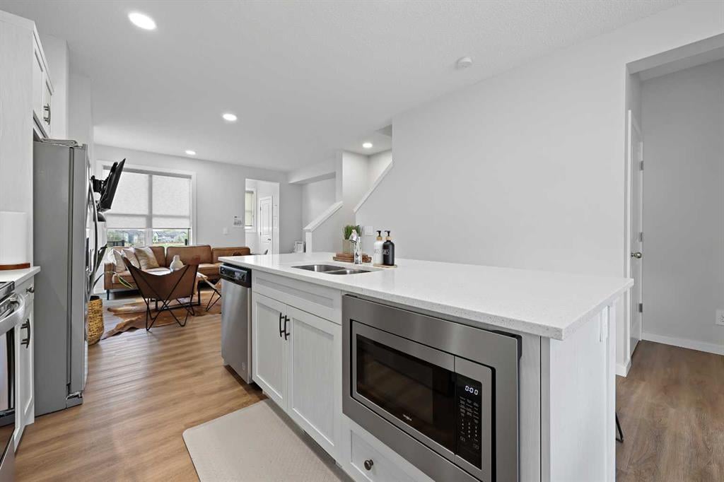 543 Livingston - Thumbnail 2