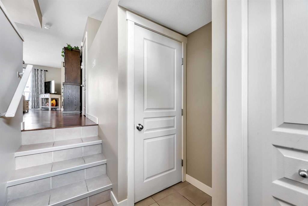 576 Mckenzie Towne - Thumbnail 4