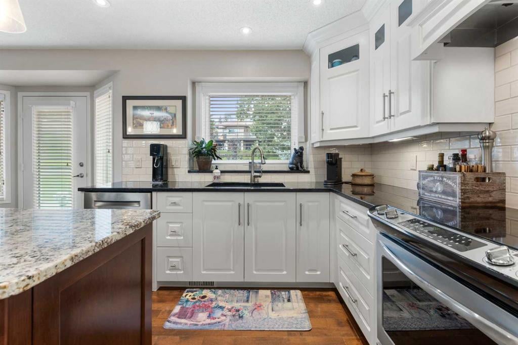 172 Christie Park - Thumbnail 2