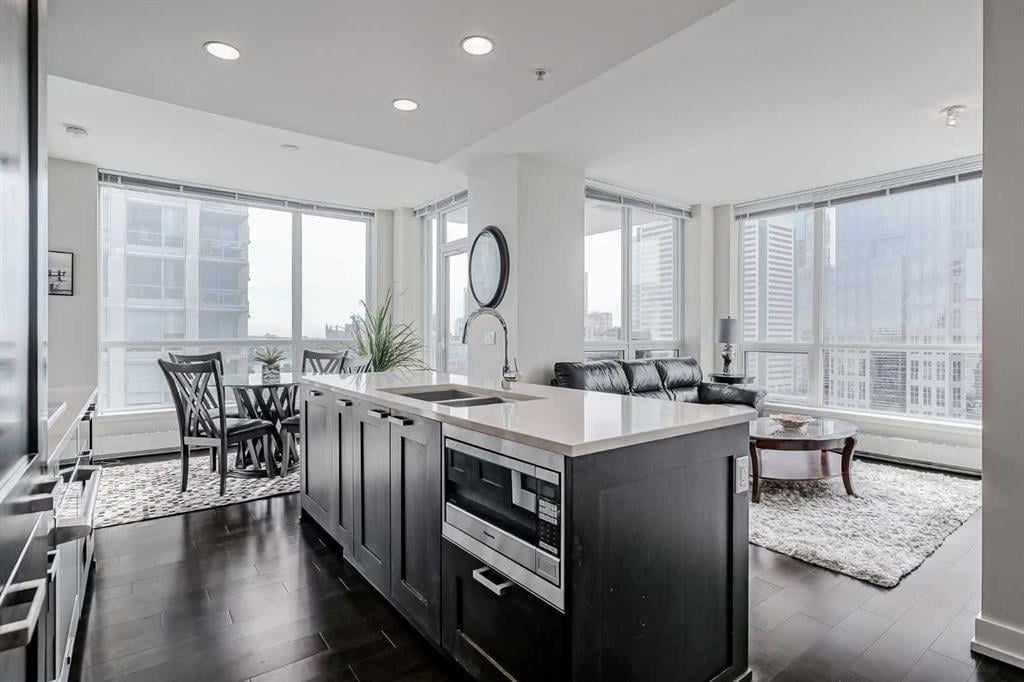222 Riverfront - Thumbnail 3