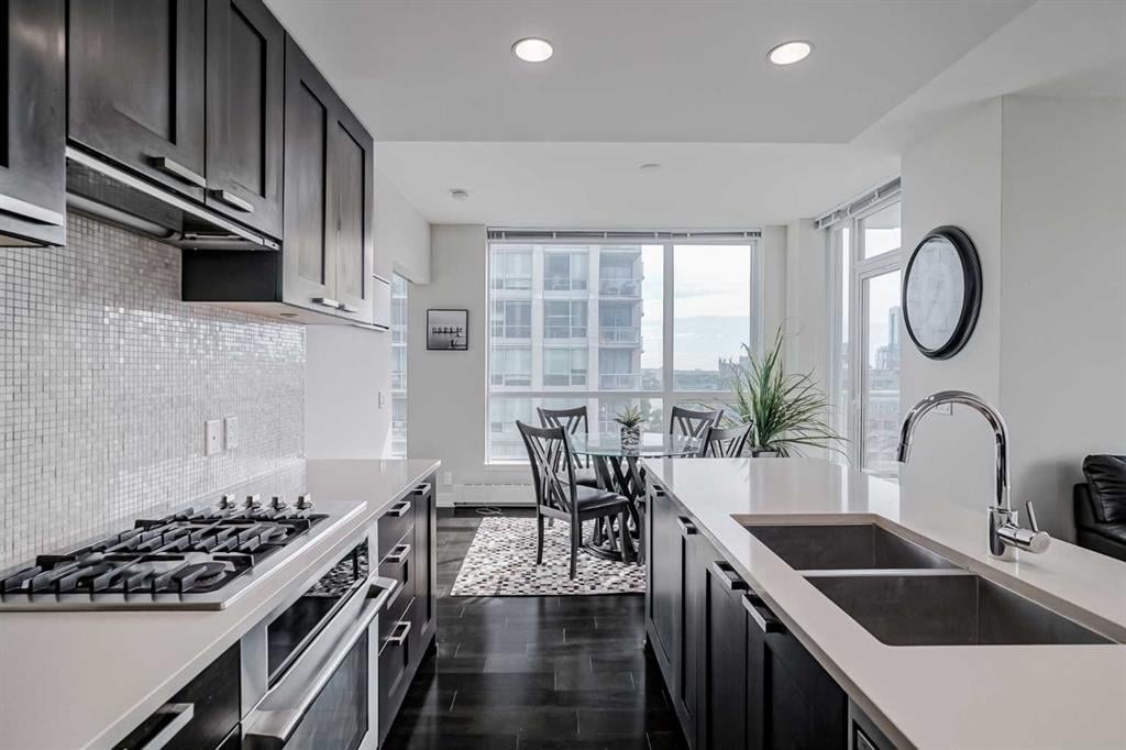 222 Riverfront - Thumbnail 6