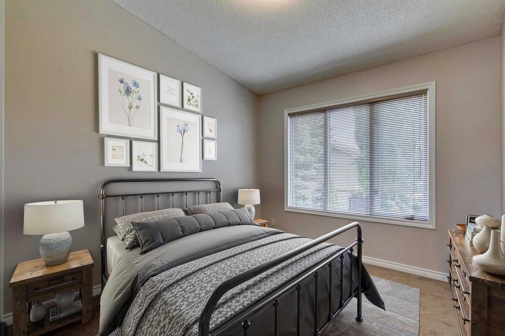 2108 Douglasbank - Thumbnail 3
