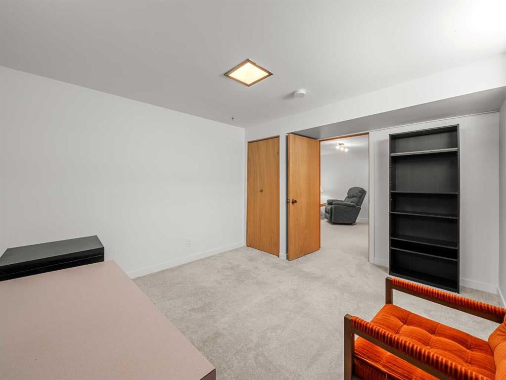 8047 Fairmount - Thumbnail 5