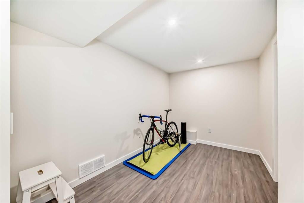 185 Woodridge - Thumbnail 4