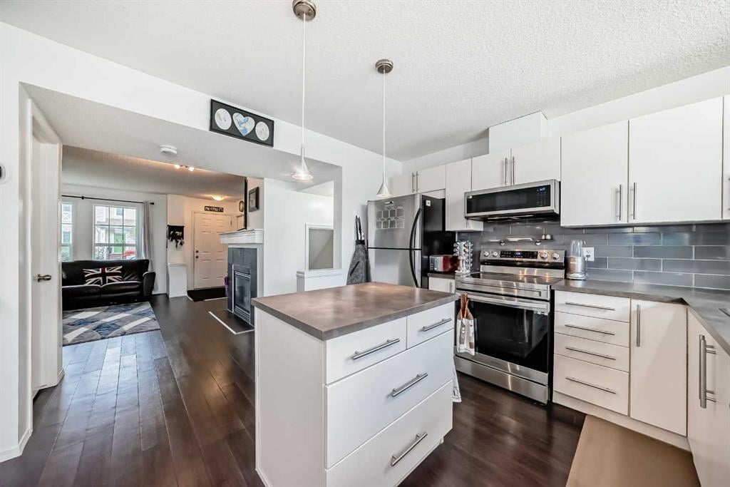 4585 Elgin - Thumbnail 3