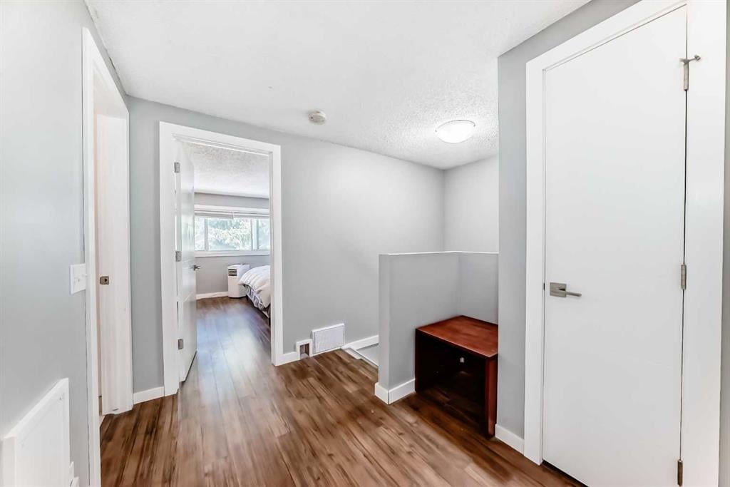 549 Queenston - Thumbnail 7