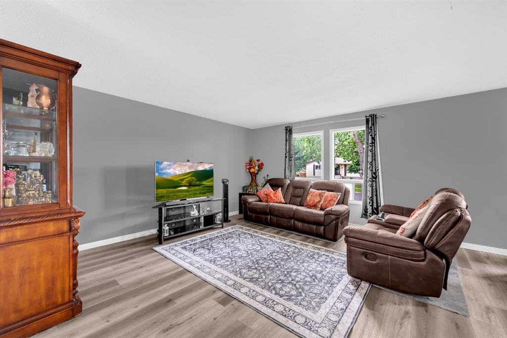 4220 Whitehorn - Thumbnail 4