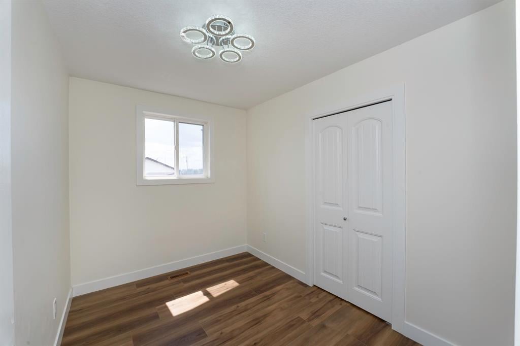 140 Whitworth - Thumbnail 2