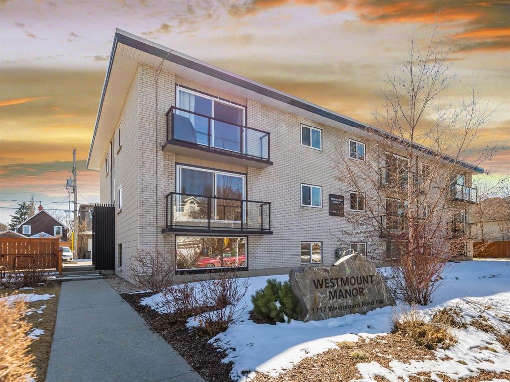 1717 Westmount - Thumbnail 1