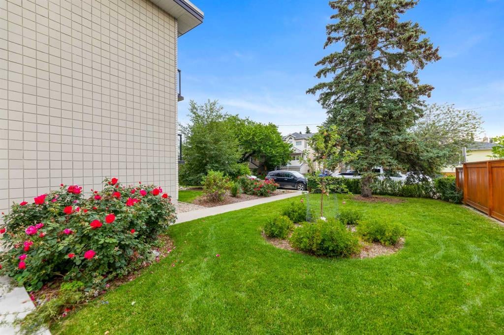 1717 Westmount - Thumbnail 4