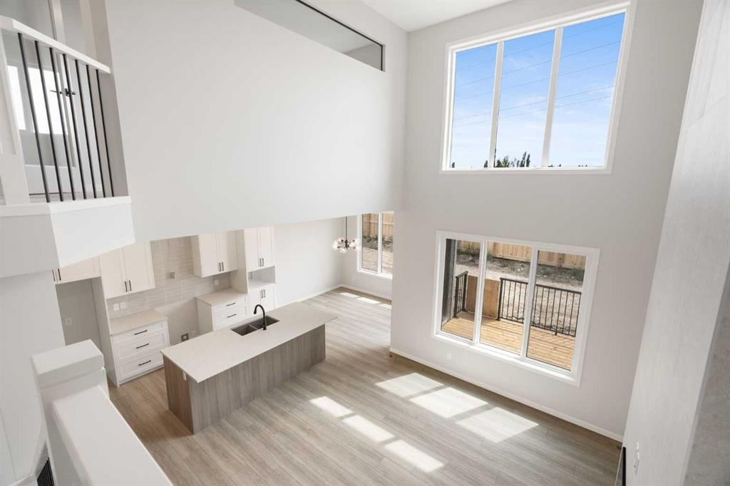 262 West Grove - Thumbnail 2