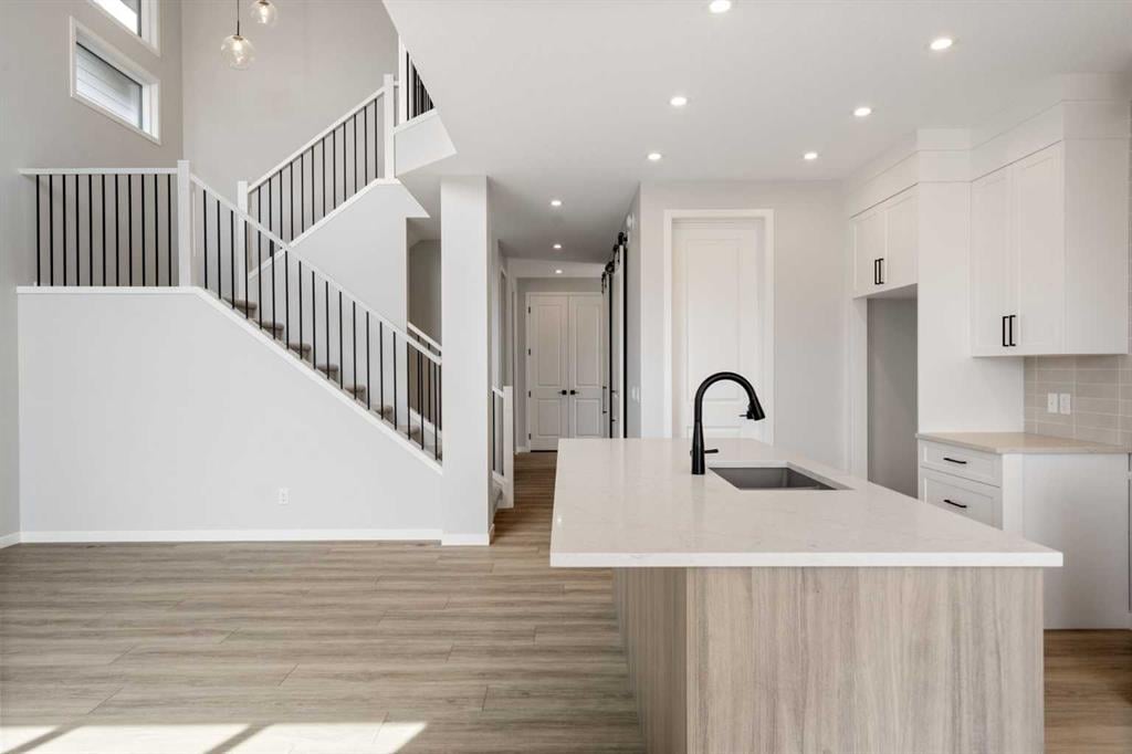 262 West Grove - Thumbnail 5