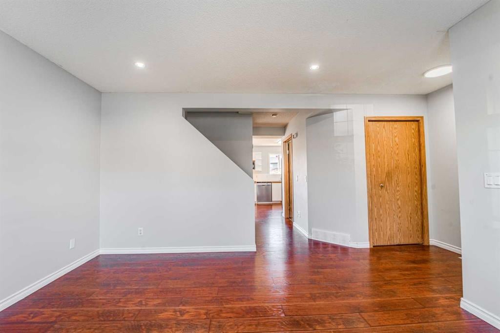 16 Martin Crossing - Thumbnail 8