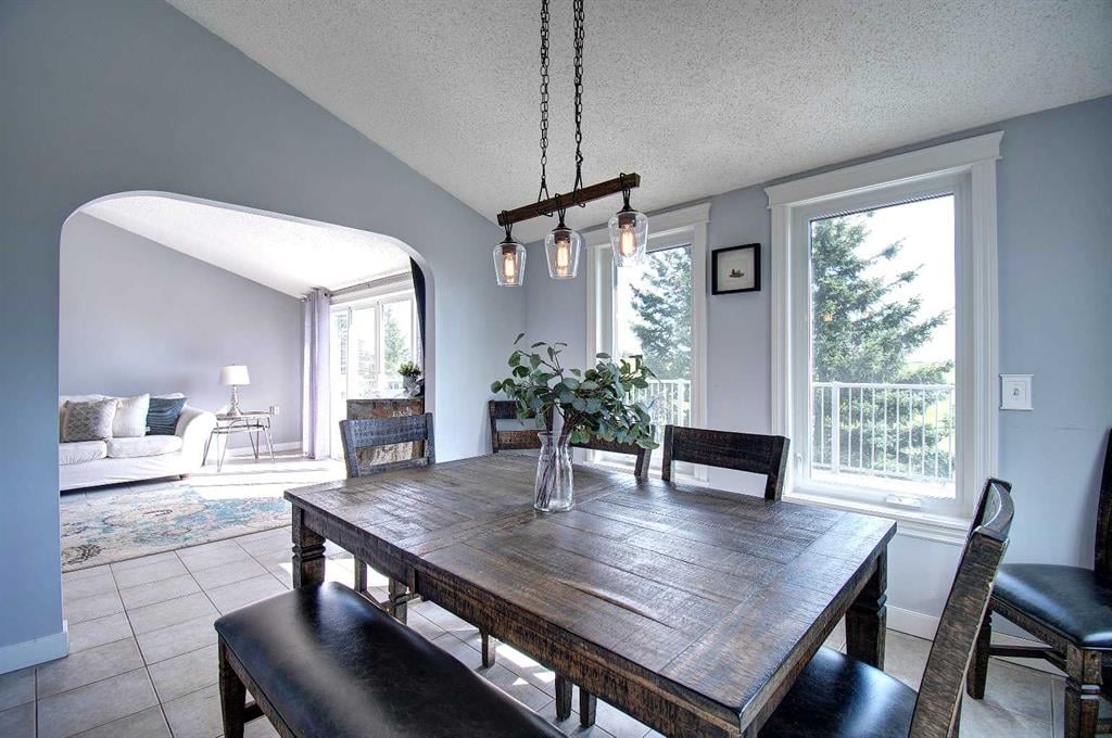 104 Hill Spring - Thumbnail 2