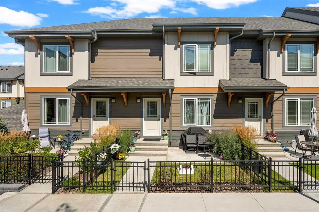 230 Auburn Meadows - Thumbnail 1