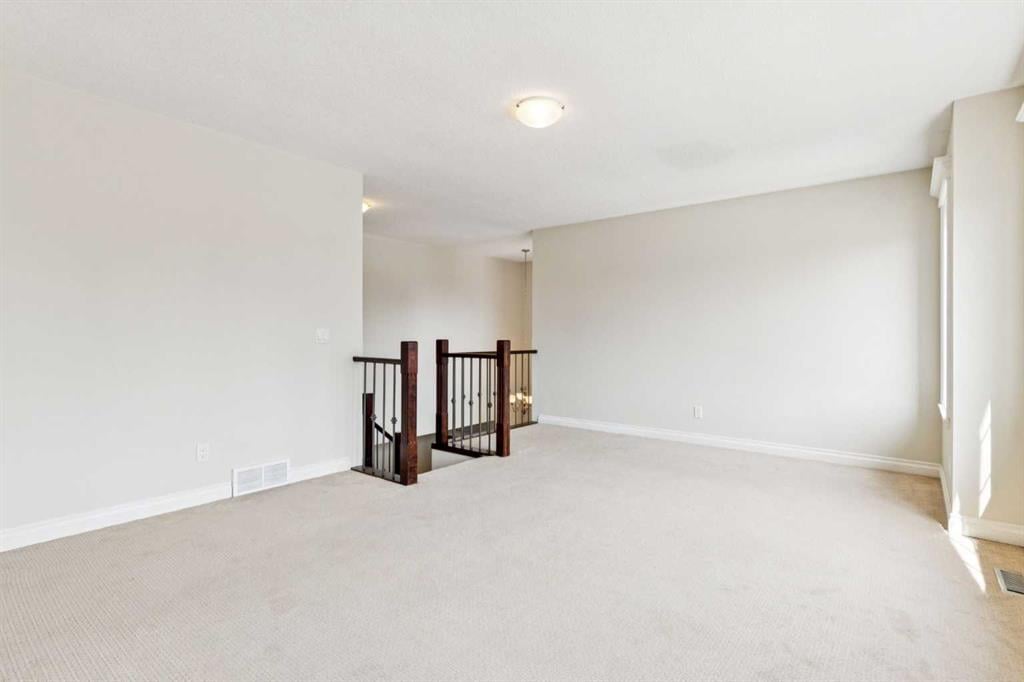 1005 Panorama Hills - Thumbnail 5