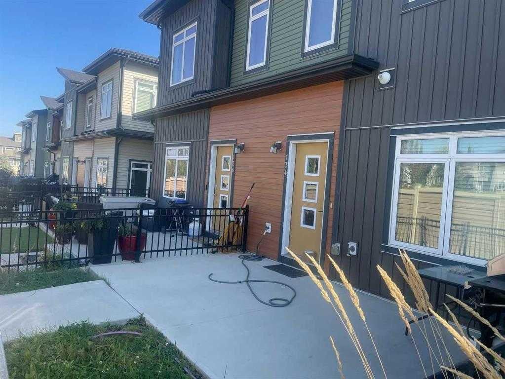 134 Sage Bluff - Thumbnail 1