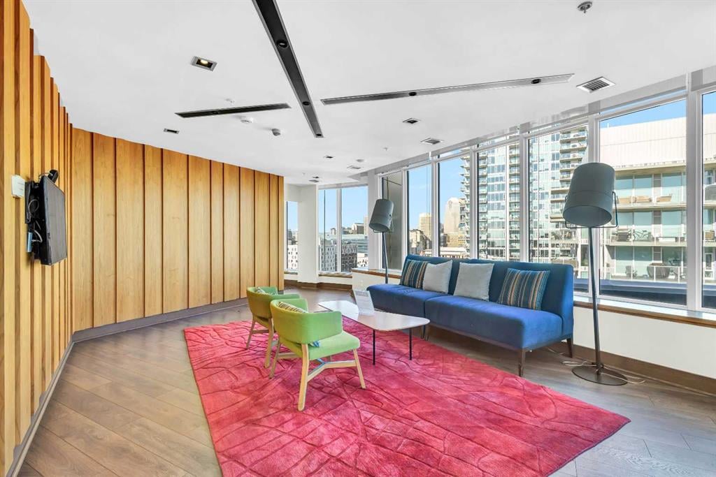 550 Riverfront - Thumbnail 3