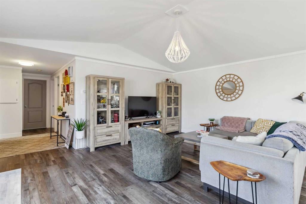 540 Mckinlay - Thumbnail 2