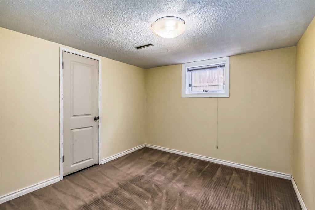 2111 Broadview - Thumbnail 6