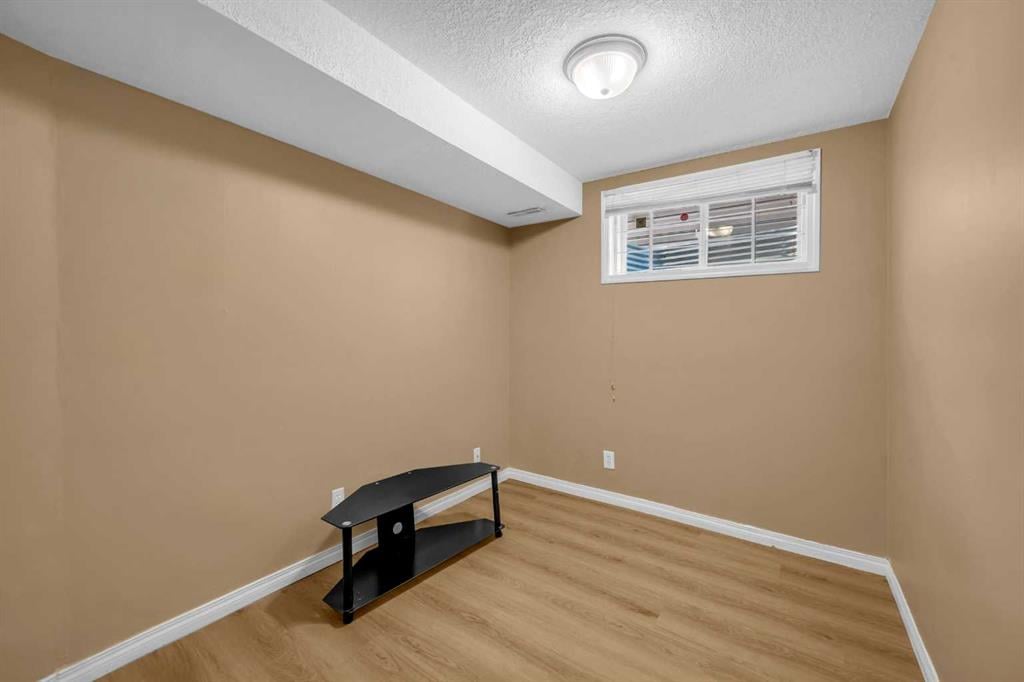 233 Saddlecrest - Thumbnail 7