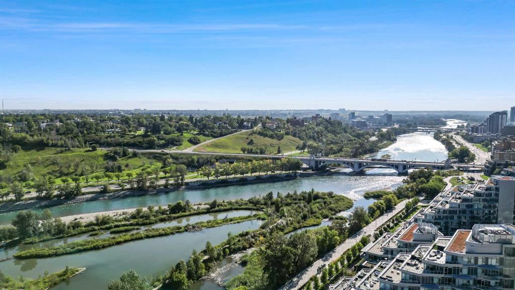 222 Riverfront - Thumbnail 7