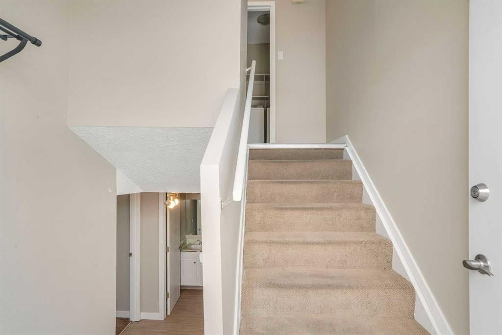 1123 Mckinnon - Thumbnail 3