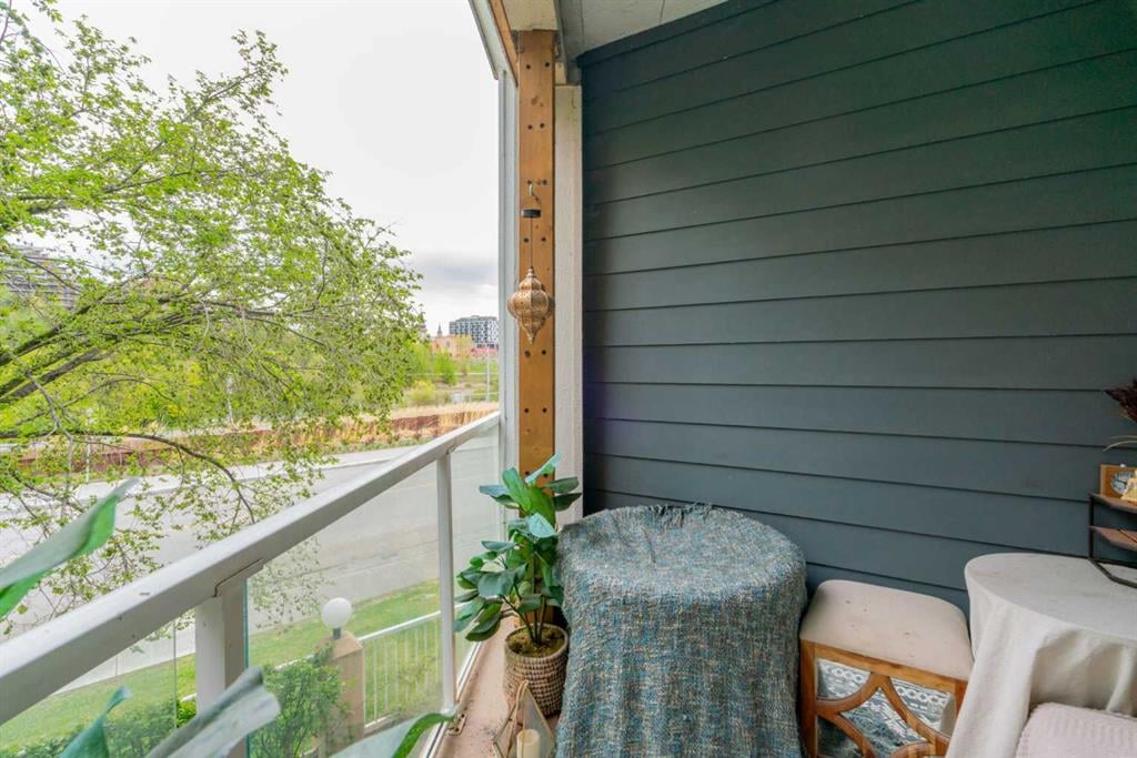 333 Riverfront - Thumbnail 1