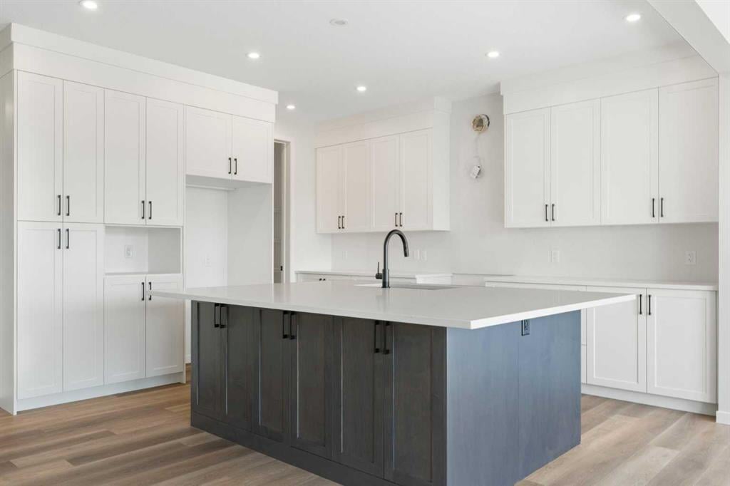 266 West Grove - Thumbnail 7
