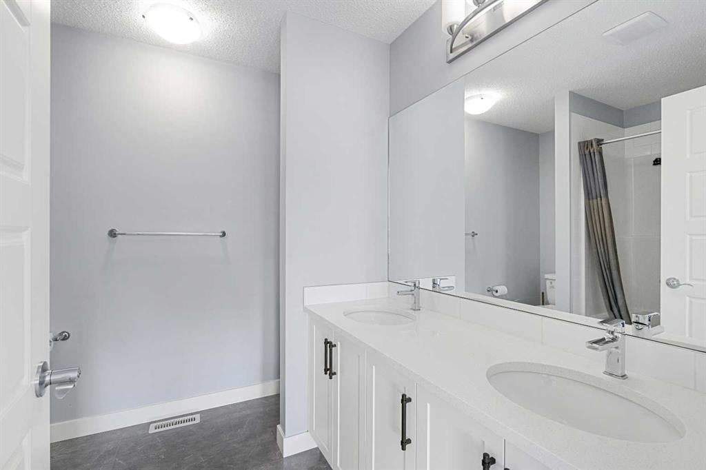 188 Evanston - Thumbnail 2