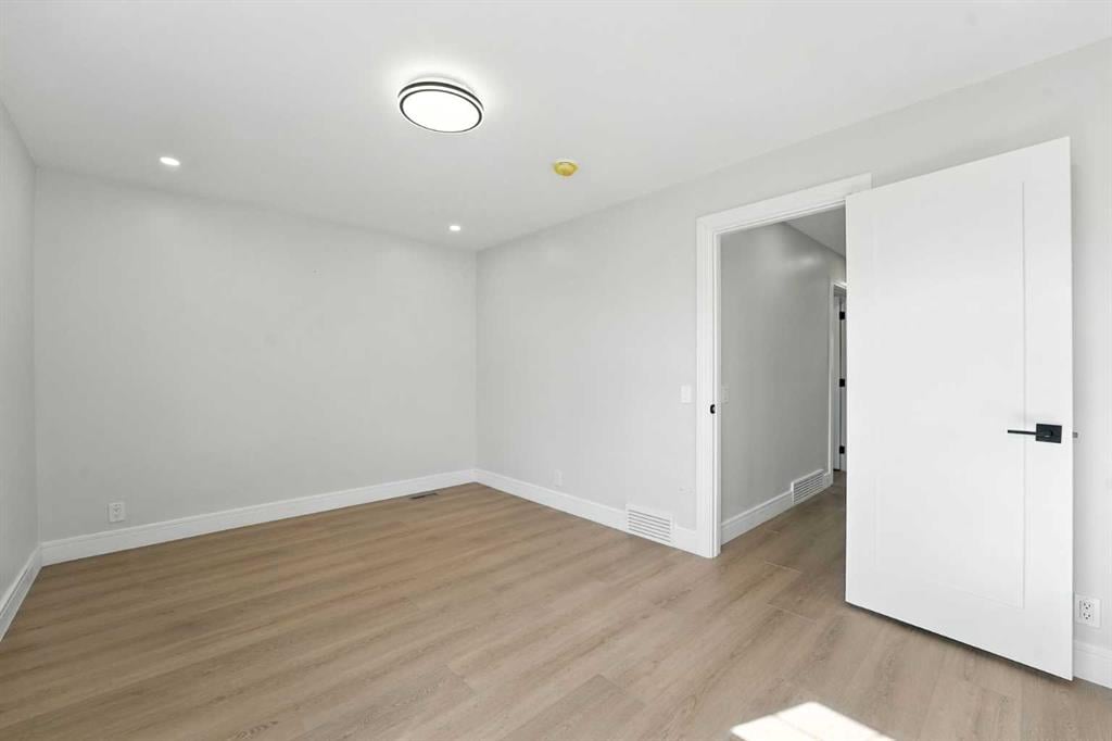 227 Parkside - Thumbnail 6