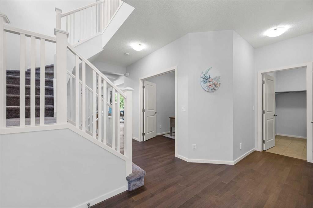 220 Walgrove - Thumbnail 2