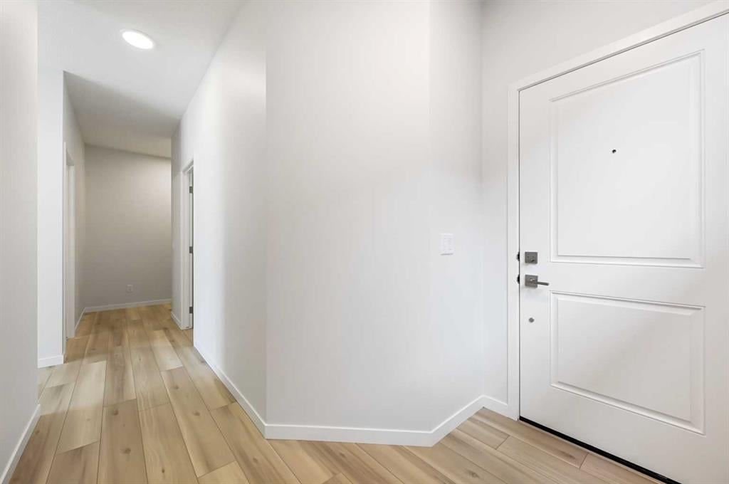 232 Belmont - Thumbnail 4