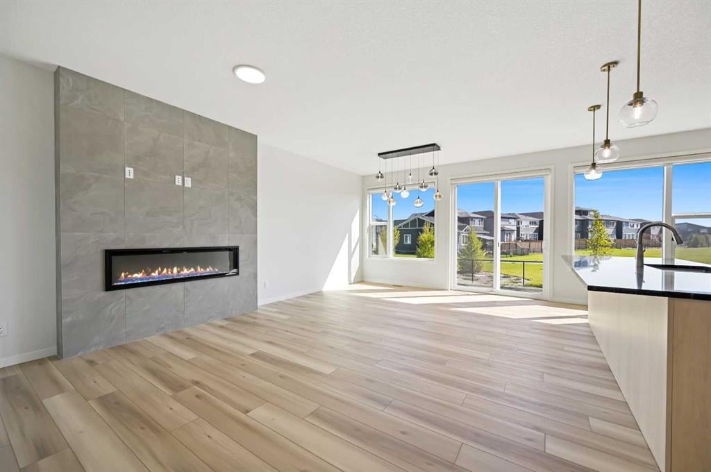 232 Belmont - Thumbnail 2