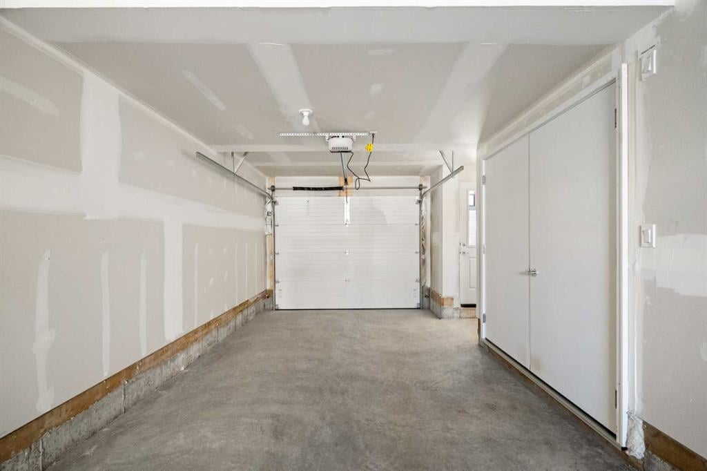 215 Seton - Thumbnail 3