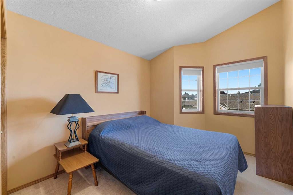 228 Douglas Ridge - Thumbnail 3