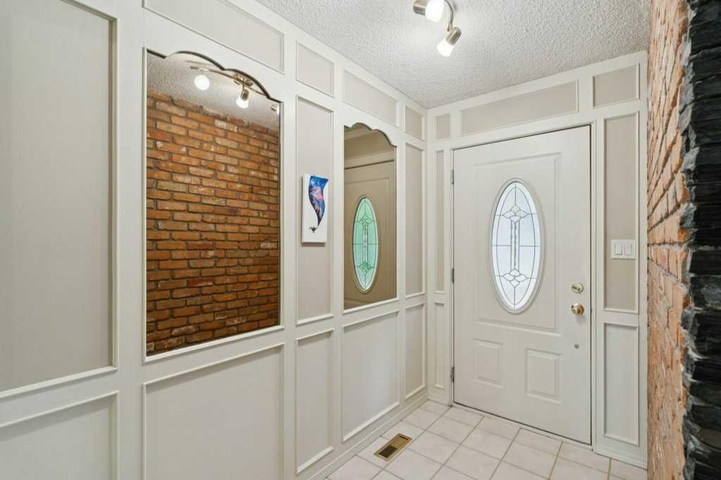 318 Oakhill - Thumbnail 4