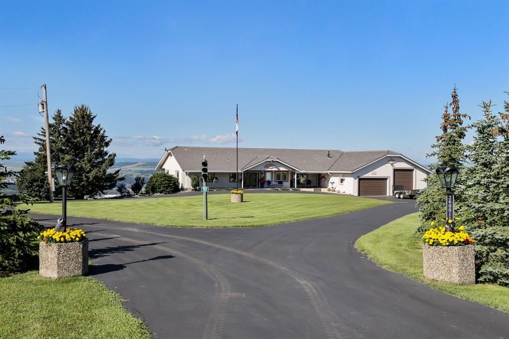 260011 Mountain Ridge - Thumbnail 2