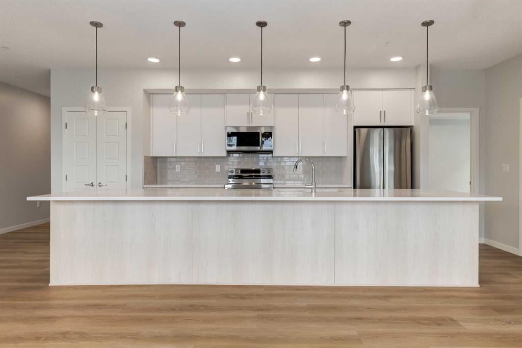 550 Belmont - Thumbnail 4