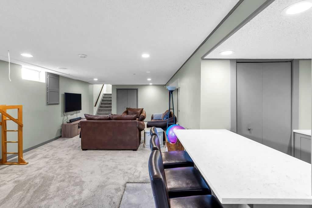 1215 Mapleglade - Thumbnail 5