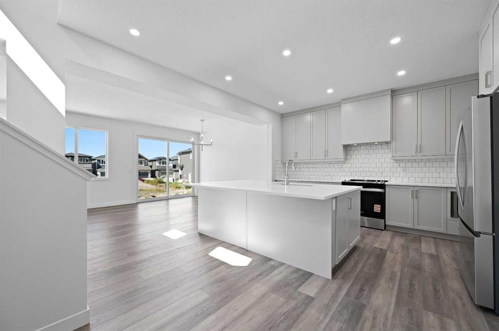 63 Corner Glen - Thumbnail 1