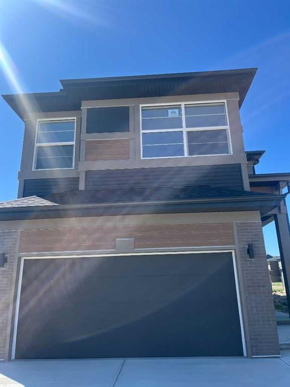 458 Corner Glen - Thumbnail 2