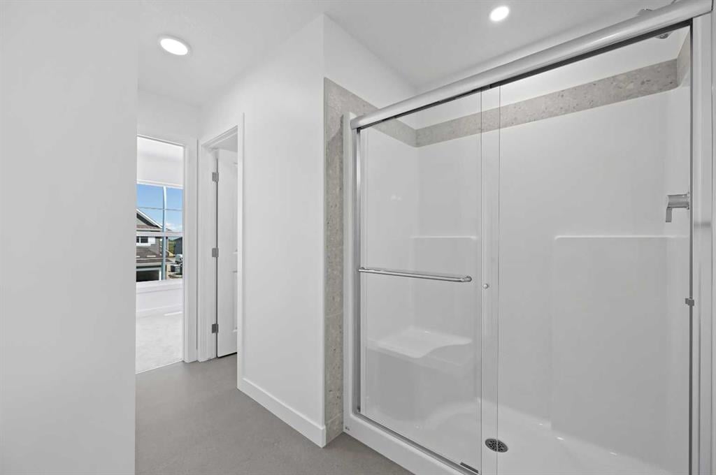 458 Corner Glen - Thumbnail 4