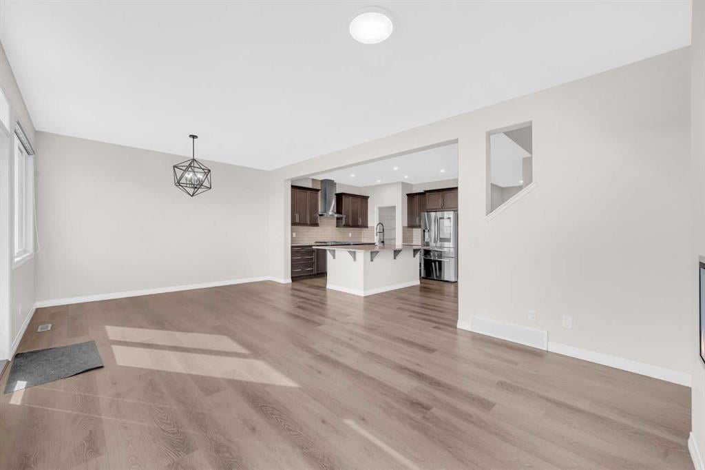 385 Corner Meadows - Thumbnail 4