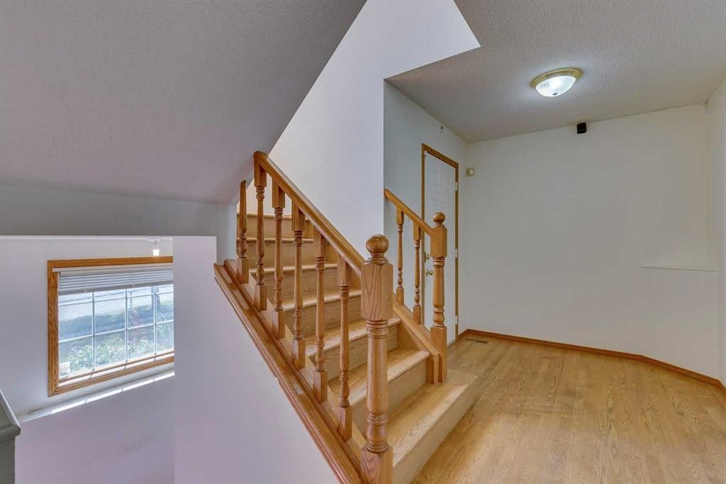 164 Edgebrook - Thumbnail 5