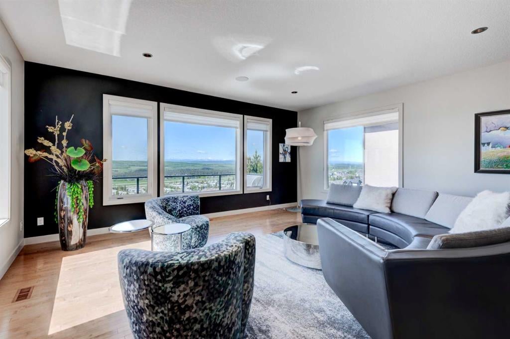220 Springbluff - Thumbnail 7