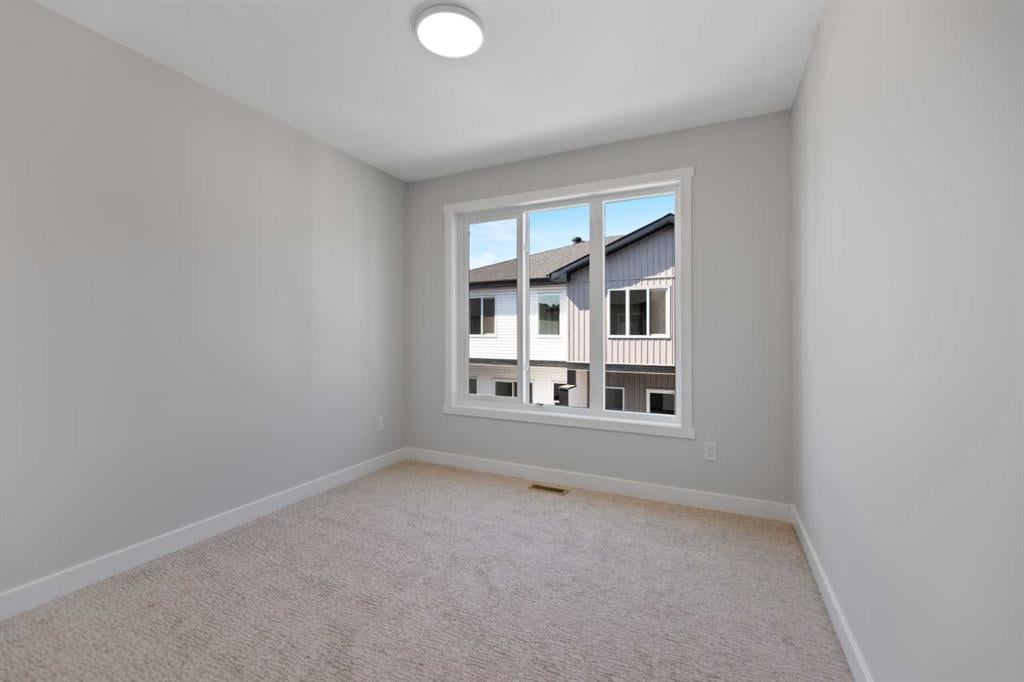 90 Corner Meadows Manor - Thumbnail 6